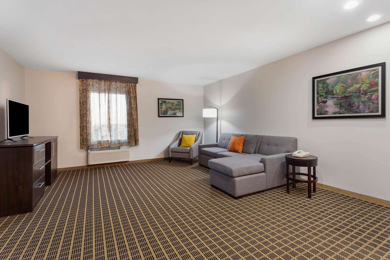 La Quinta Inn Suites Rockford 38/54