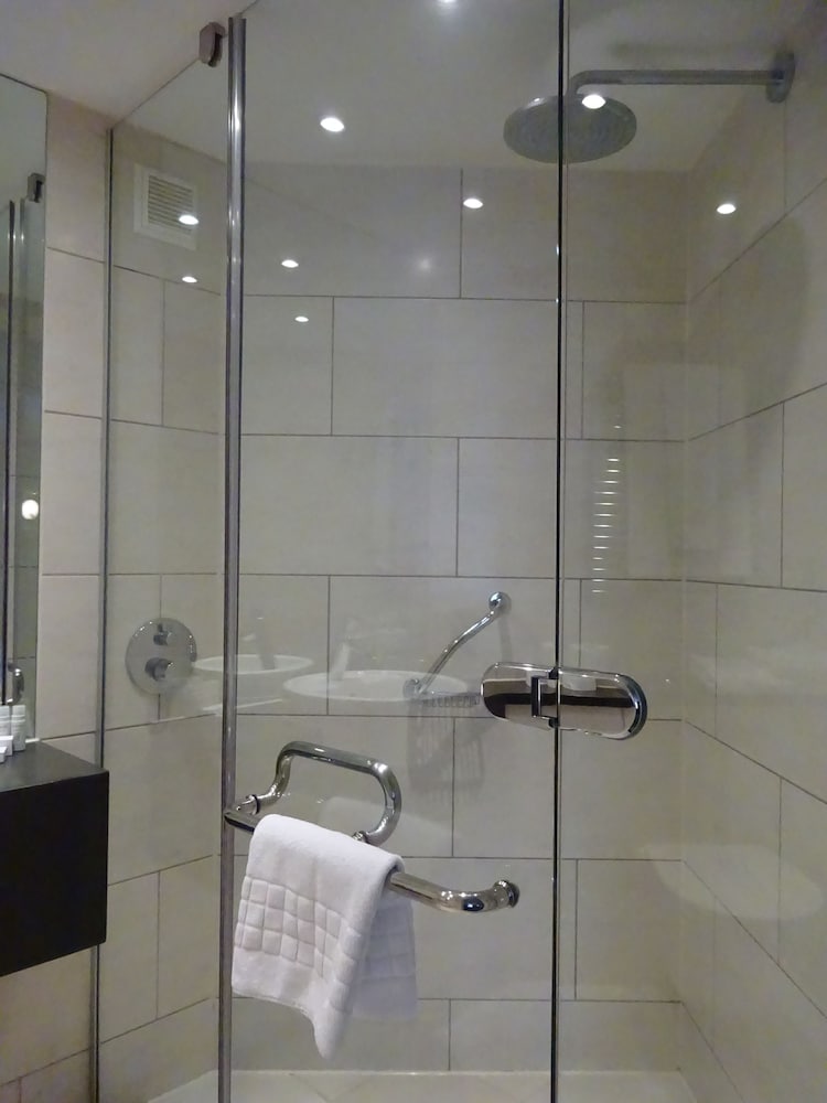 Bermondsey Square Hotel 47/50