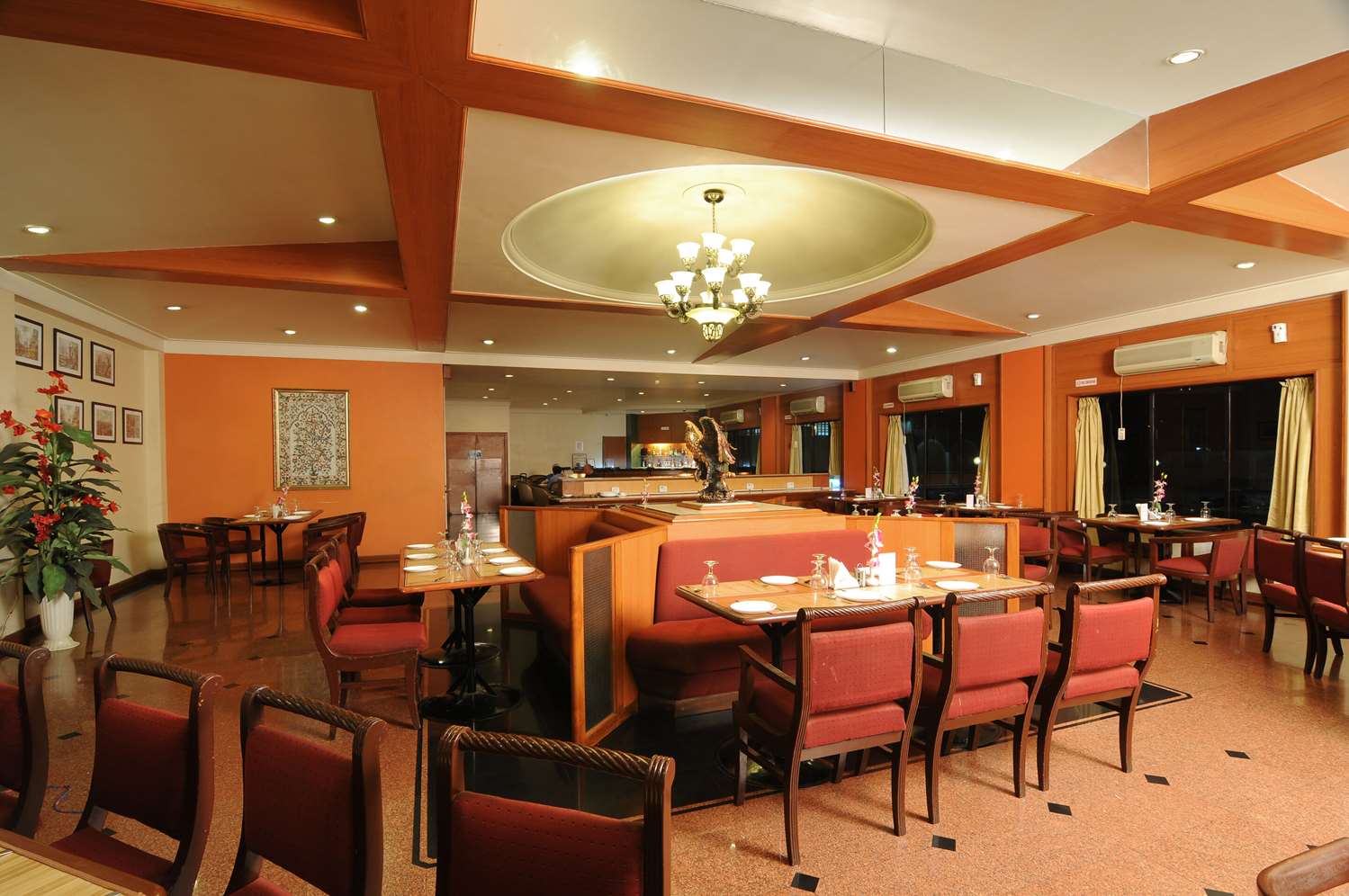 Quality Inn Regency Nasik 53/66
