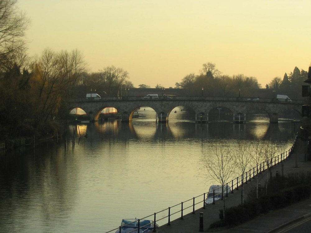 Uno Thames Hotel 42/50