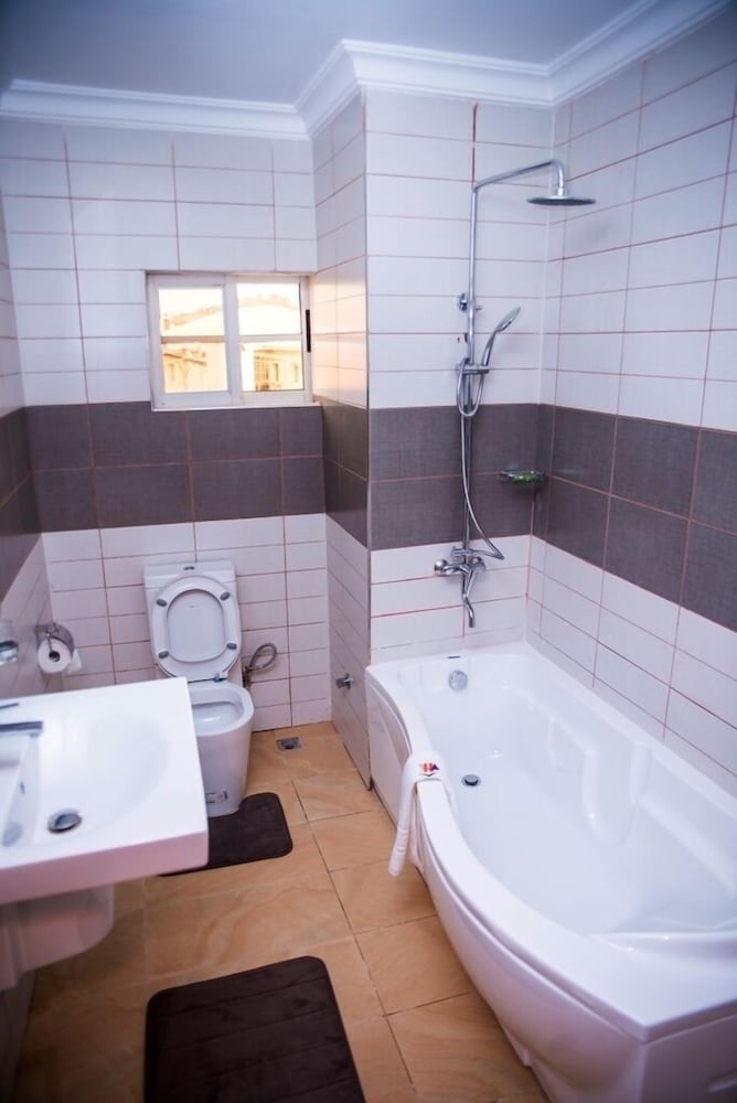 Vynedresa Hotel 43/46