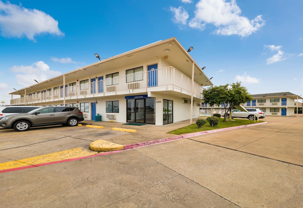 Motel6 Greenville, TX 32/45