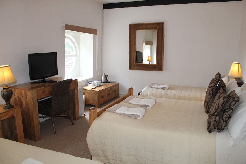 The Coach House 13/32