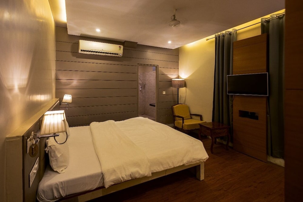 Kuchaman Haveli 25/50