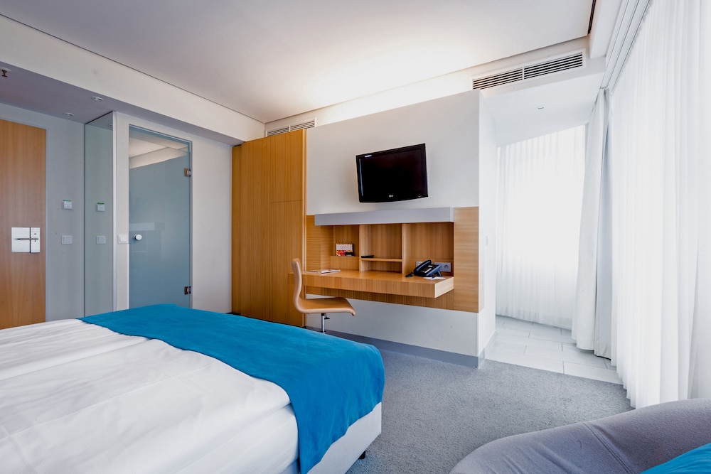 Lindner Hotel Berlin Ku'damm, part of JdV by Hyatt 12/67