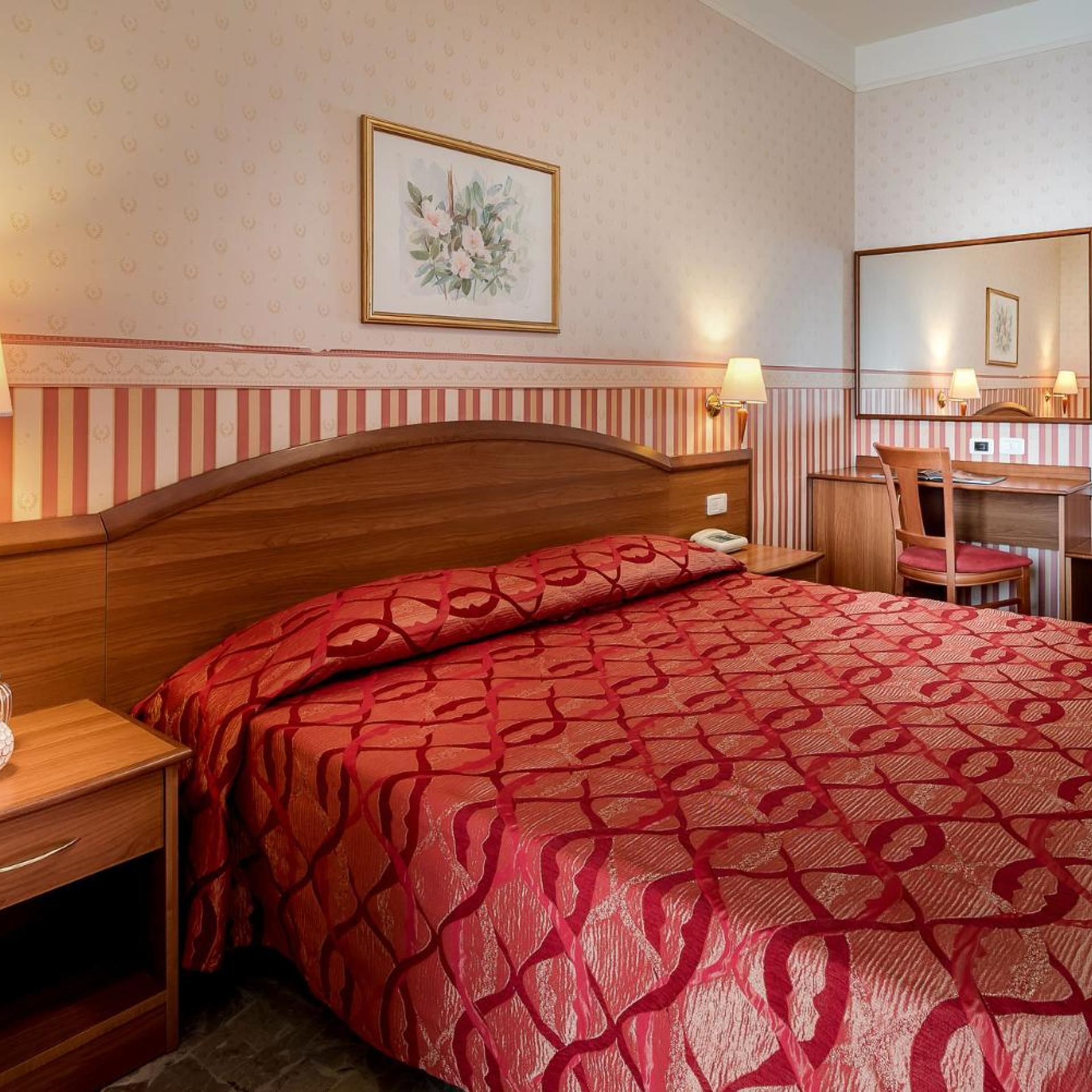 SUPERIOR, DOUBLE BED