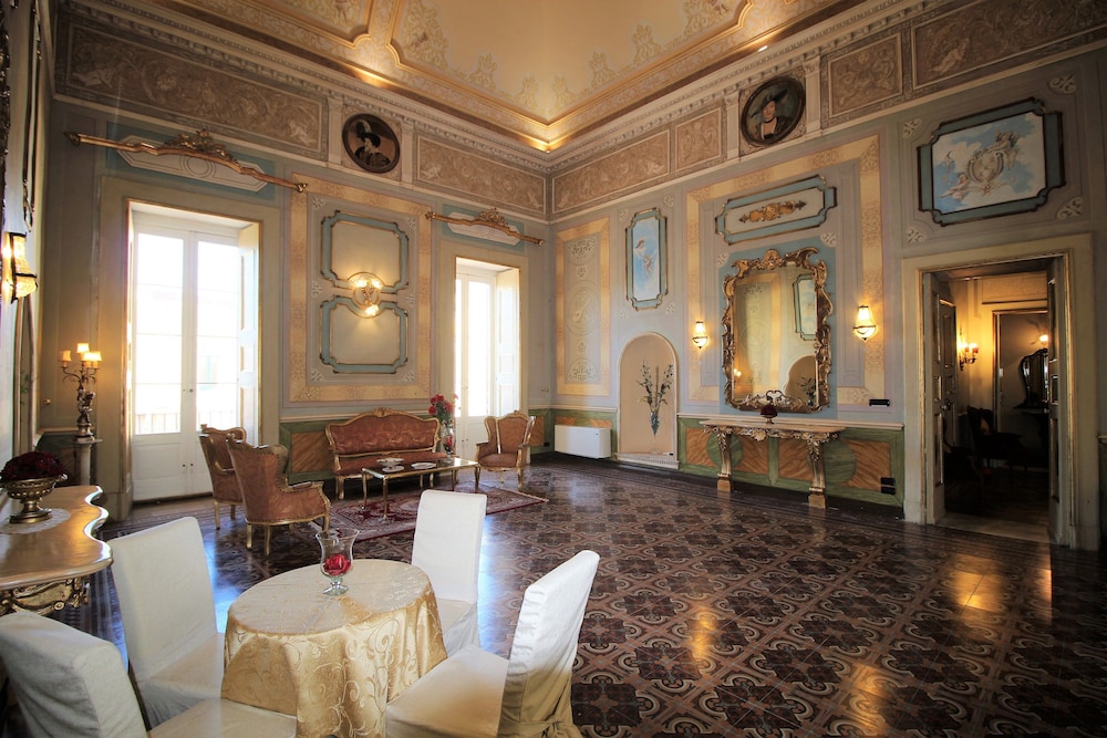 Palazzo De Castro 11/78
