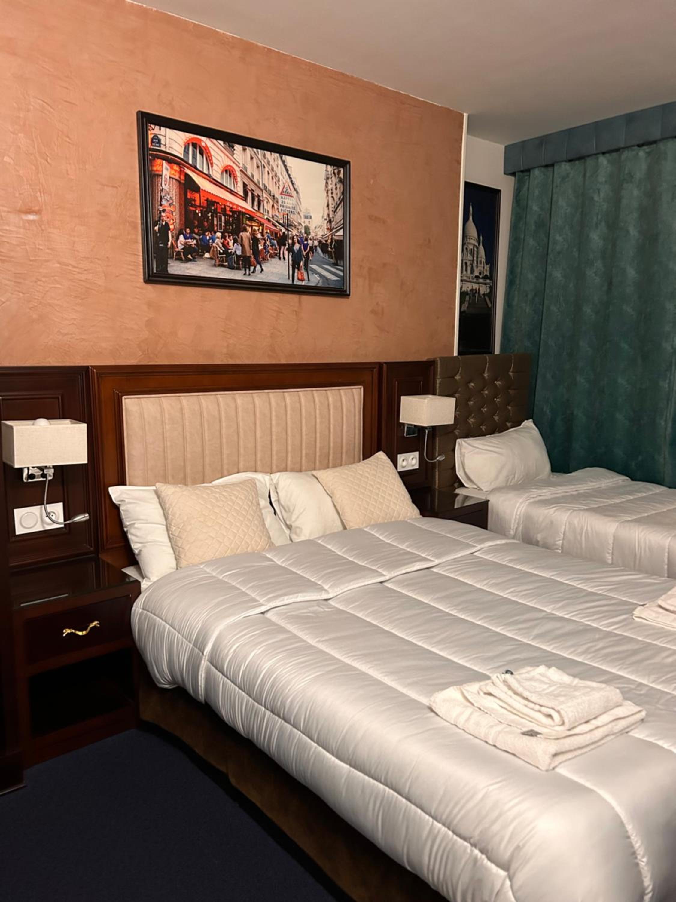 غرفة ثلاثية، Hotel Grand Paris 2/6