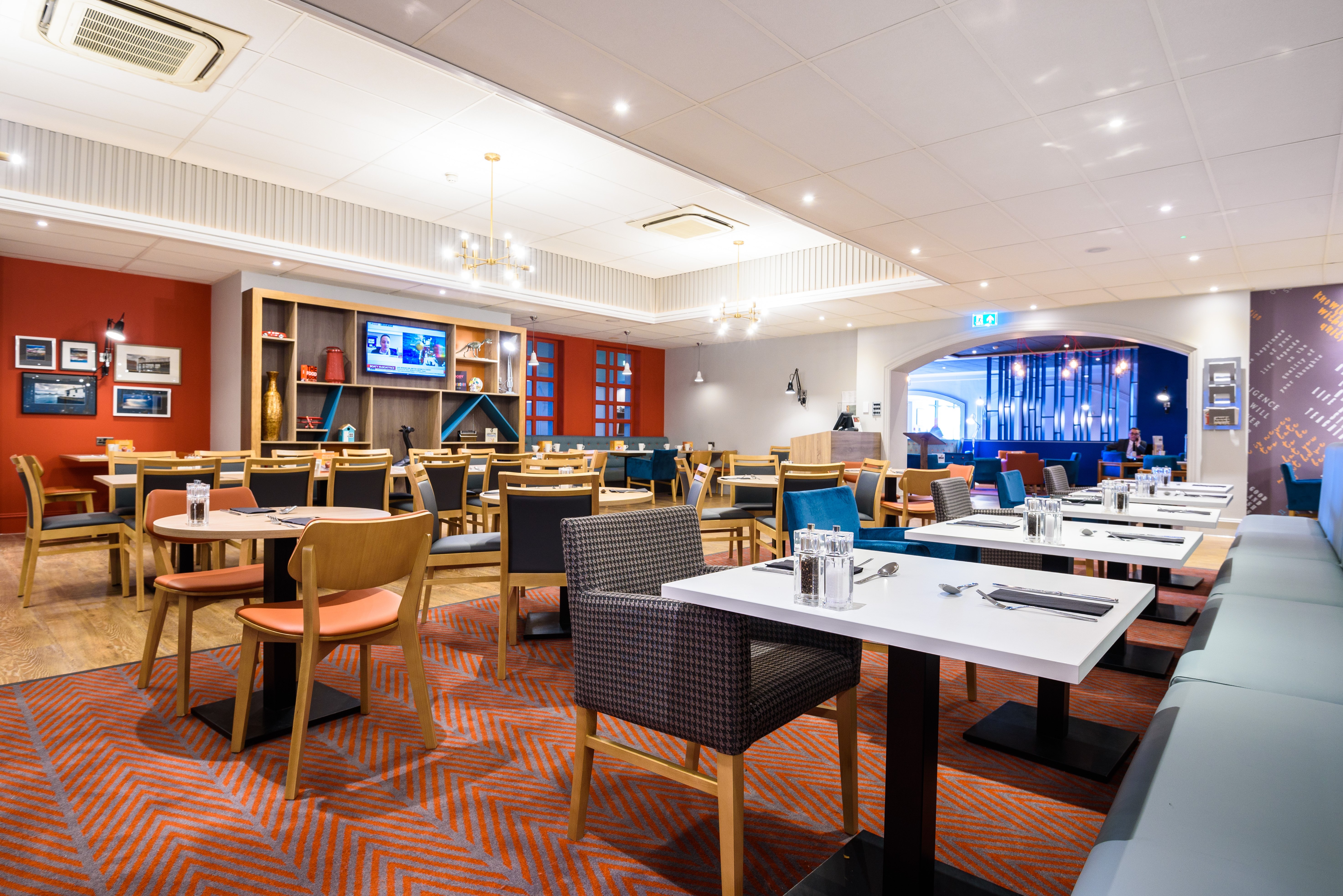 HOLIDAY INN PORTSMOUTH 54/73