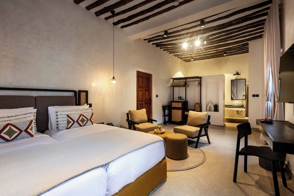 DELUXE, TWIN BEDS