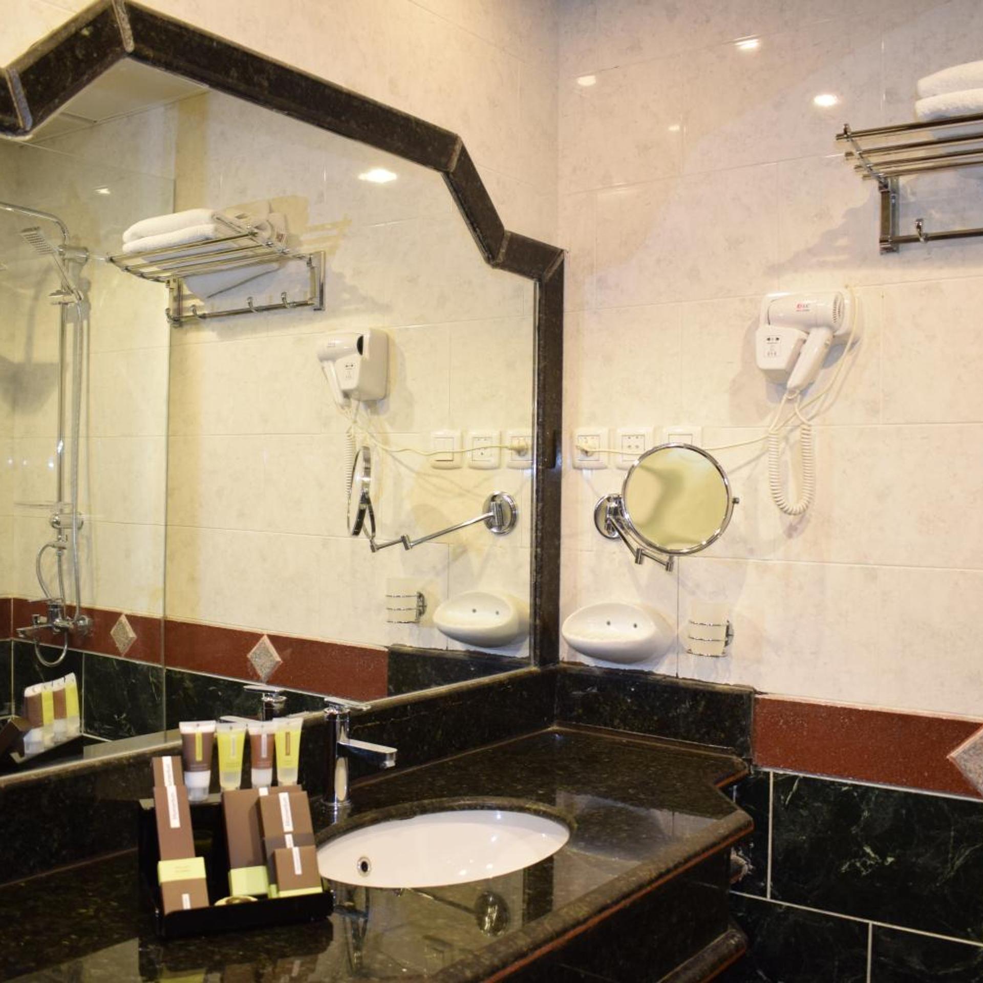 فندق كناري بيتش(Canary Beach Hotel) 66/67