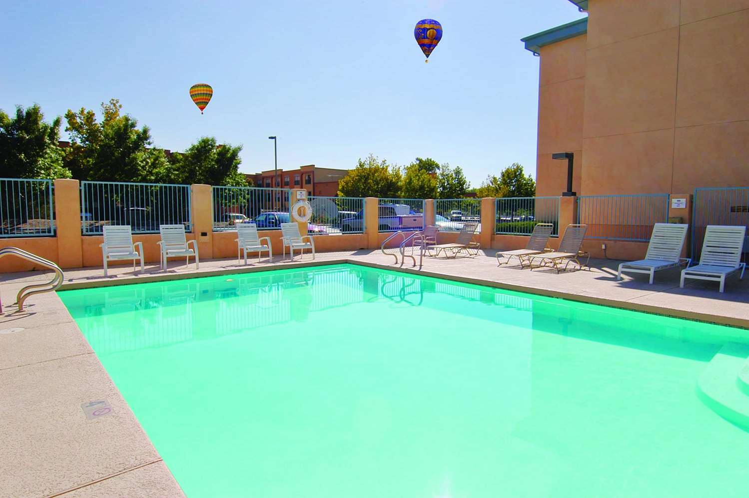 Best Western North I-25 Hotel 13/15