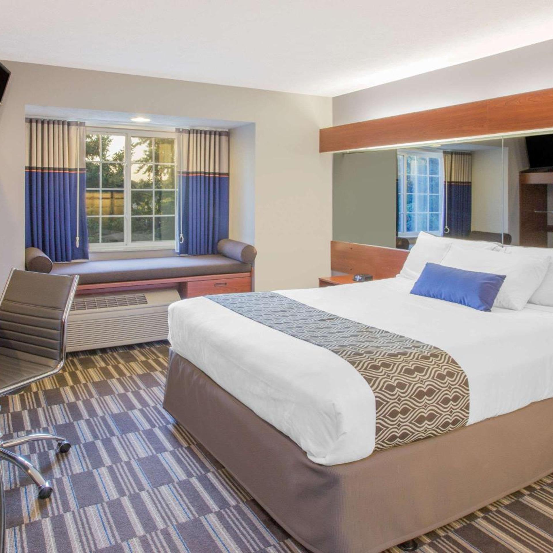 Microtel Inn & Suites by Wyndham Manistee 12/50