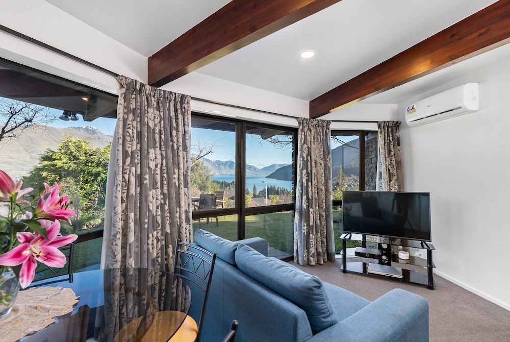 Balmoral Lodge 37/65