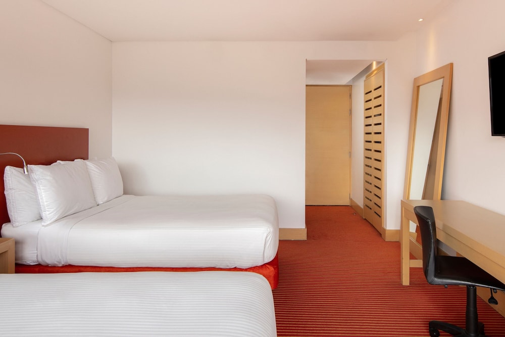 Fairfield by Marriott Bogota Embajada 15/50