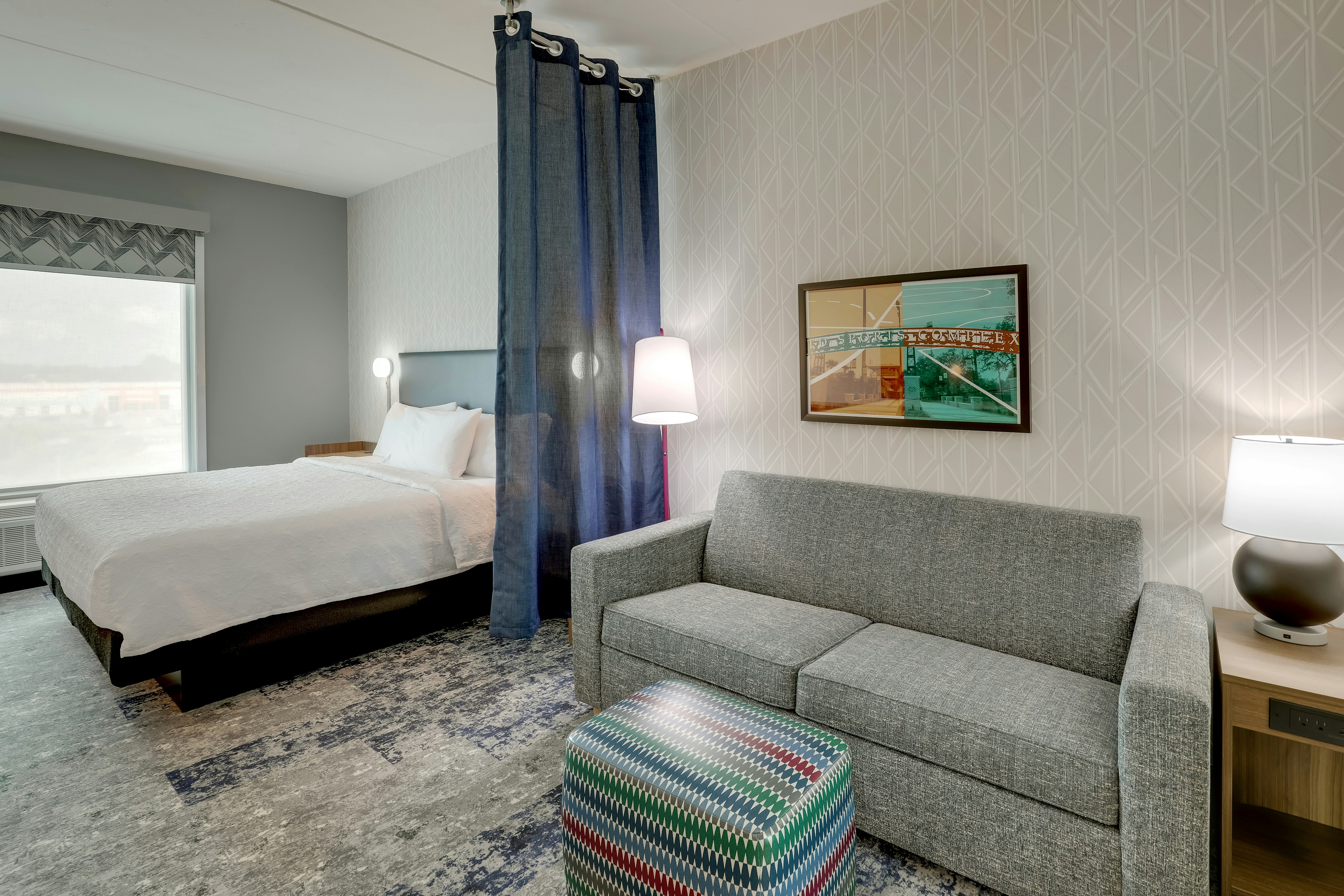 STUDIO, SUITE, KING BED