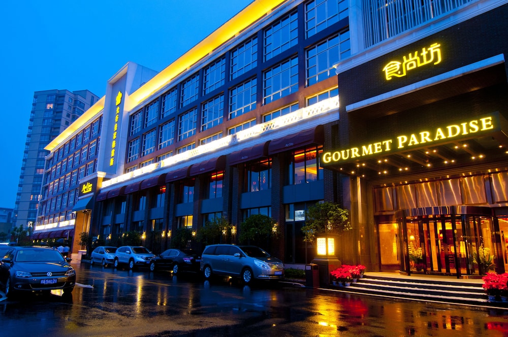 Royal Grace Hotel 4/49
