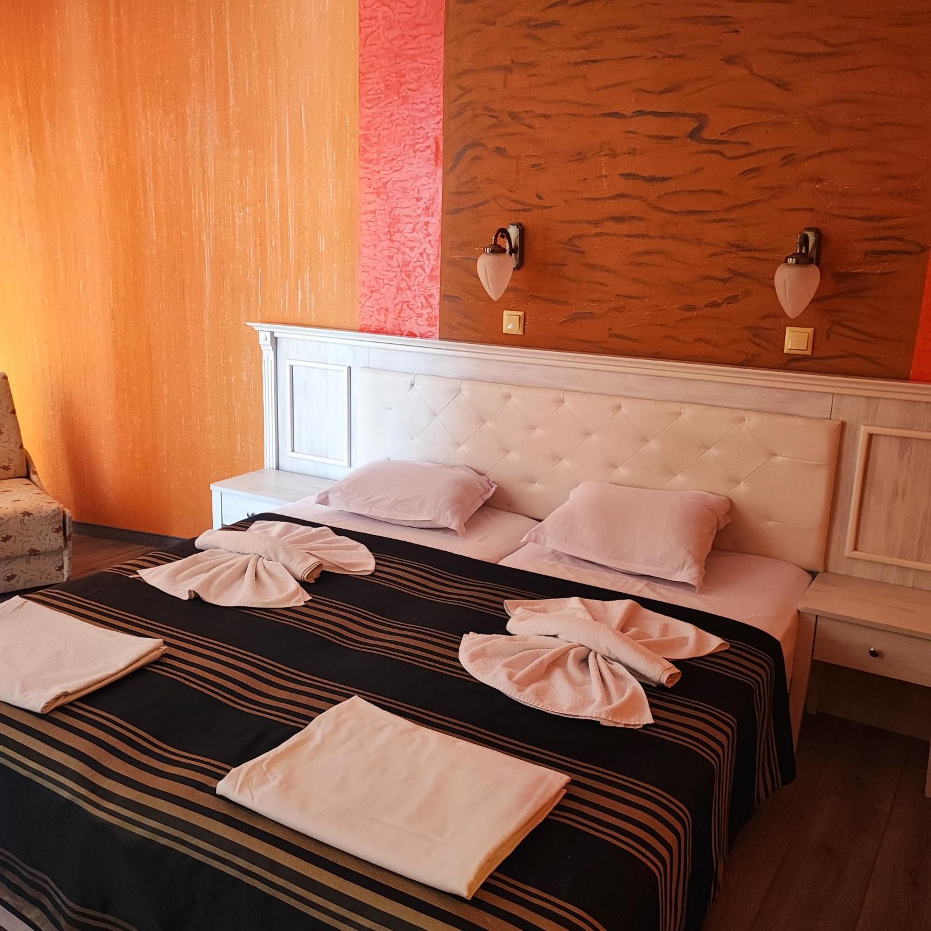 Hotel Paros 24/50