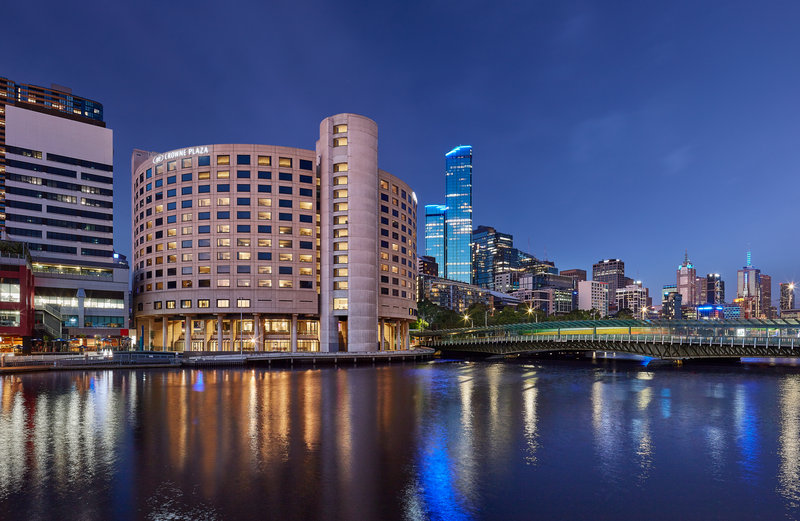 Crowne Plaza Hotel Melbourne 70/72