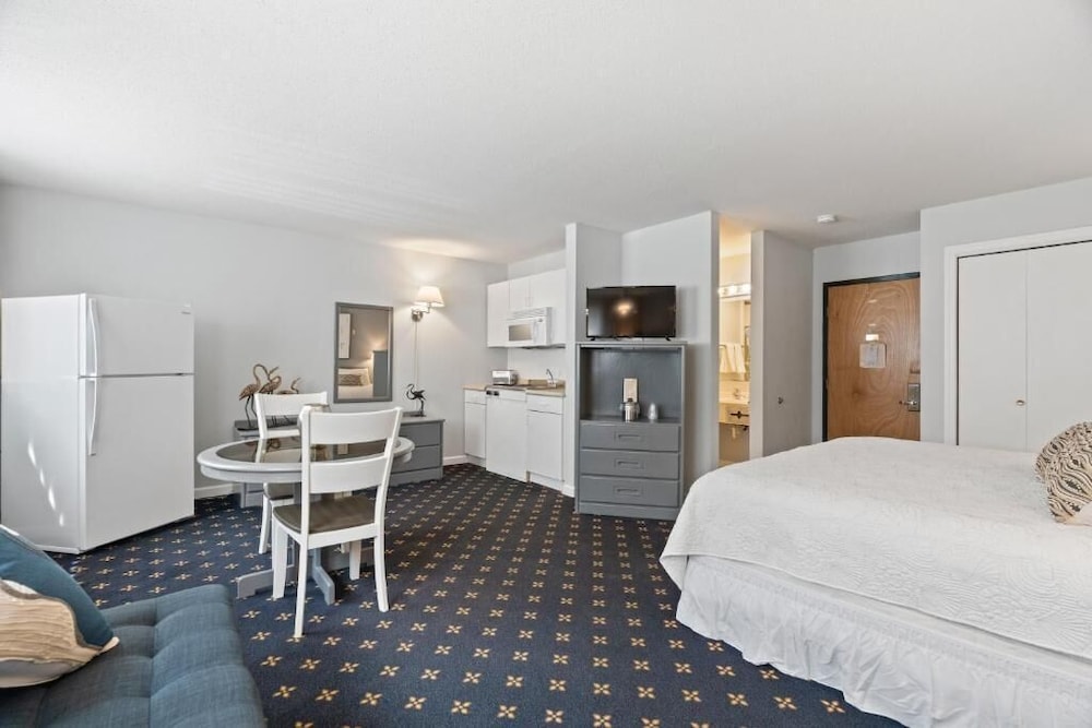 The Niantic Inn 20/50