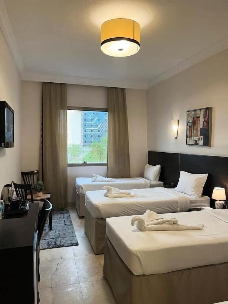 Hussein Hassan Ali Bayari Hotel 19/61