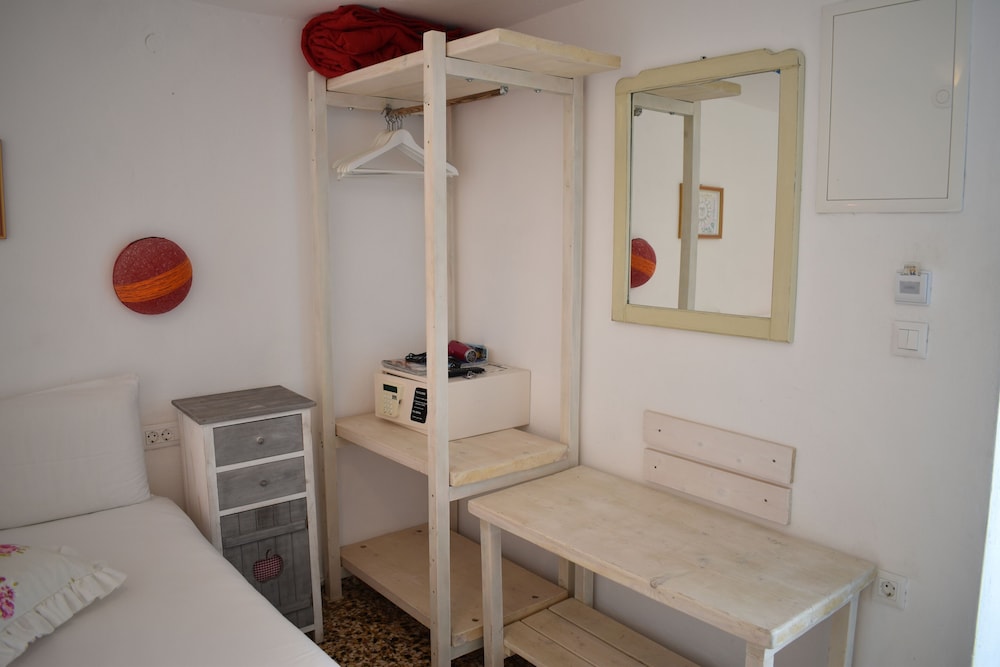 Andriani's Guest House 24/50