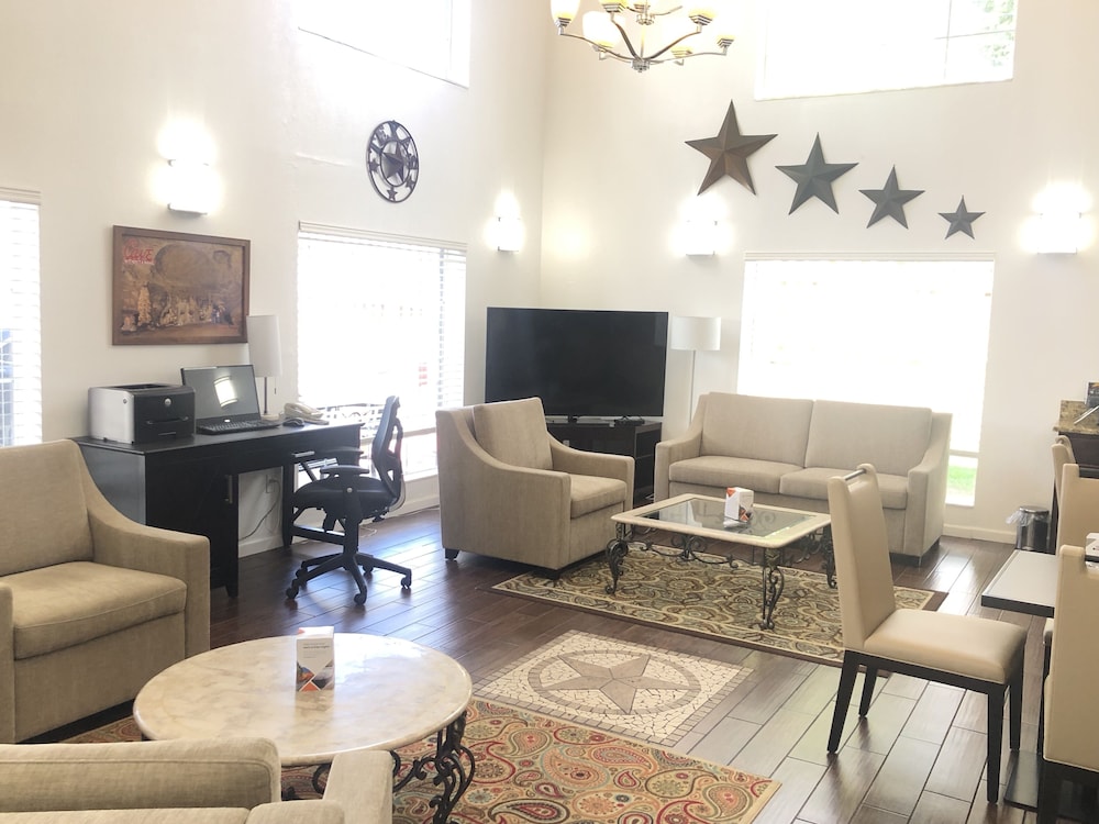 Quality Inn & Suites Kerville, TX 30/41