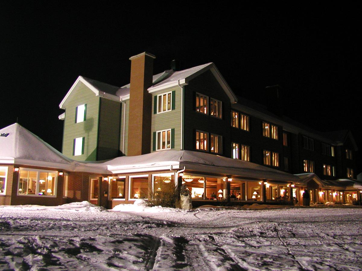 Auberge du Lac-a-l'Eau-Claire 2/28