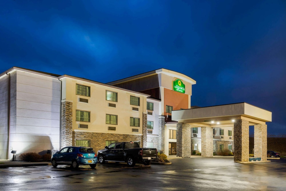 La Quinta Inn & Suites by Wyndham Batavia 2/41
