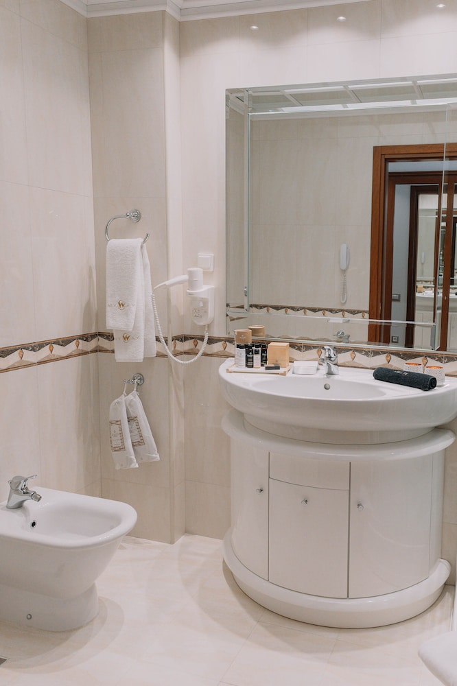PATRAS PALACE HOTEL 48/50