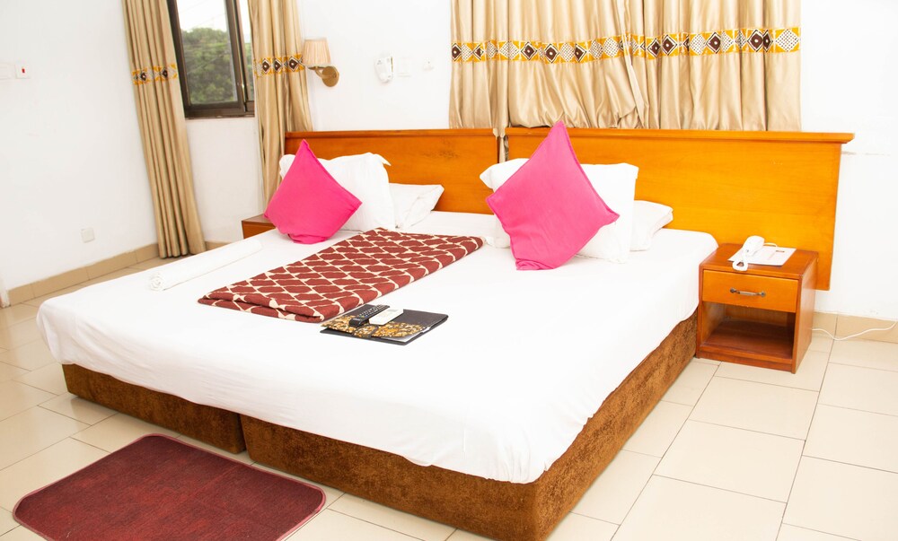 Asantewaa Premier Guesthouse 15/49