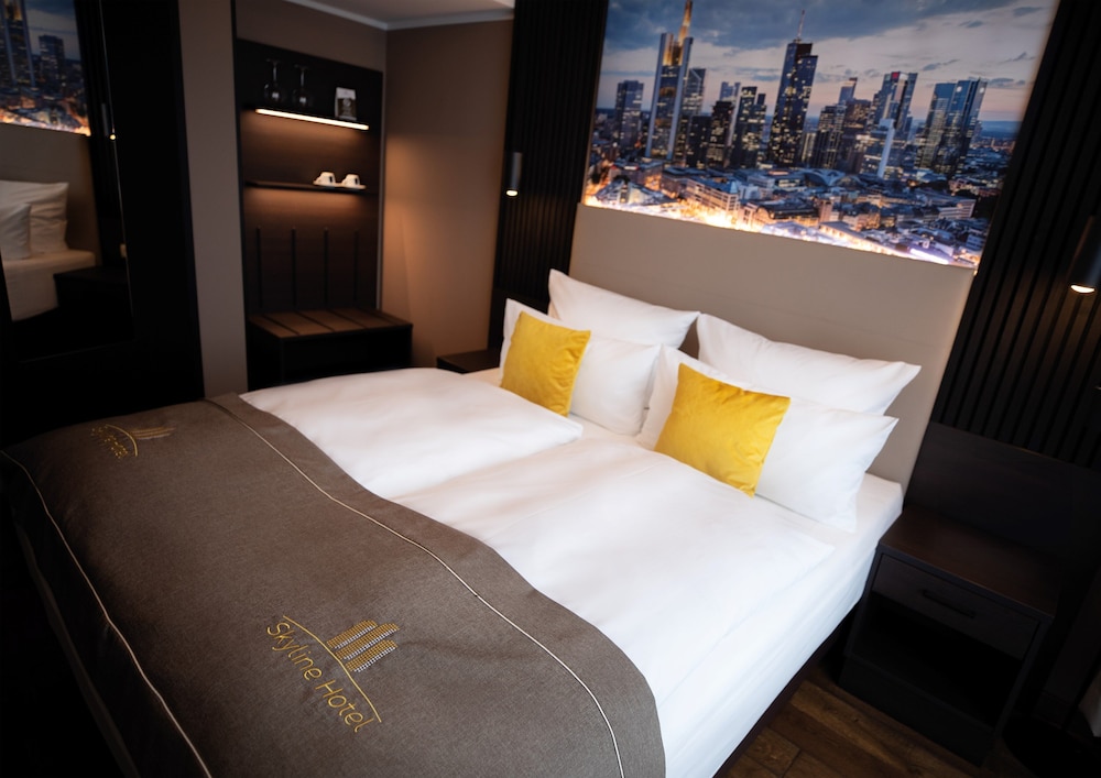 City, Queen Bed، Skyline Hotel 3/8