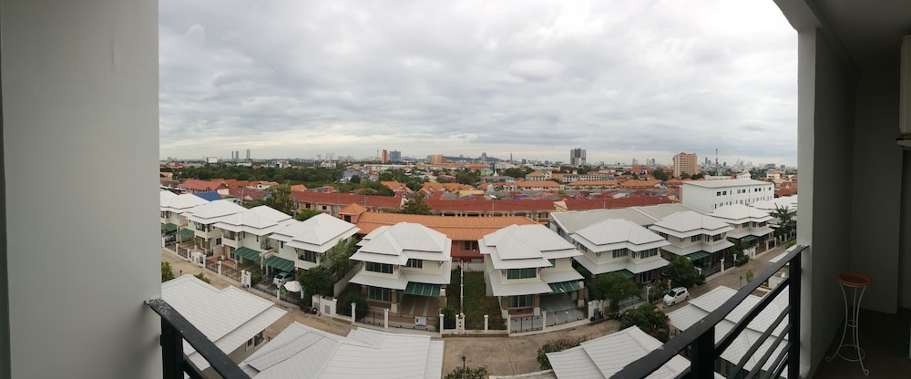 Retreat Resort Pattaya 84/86