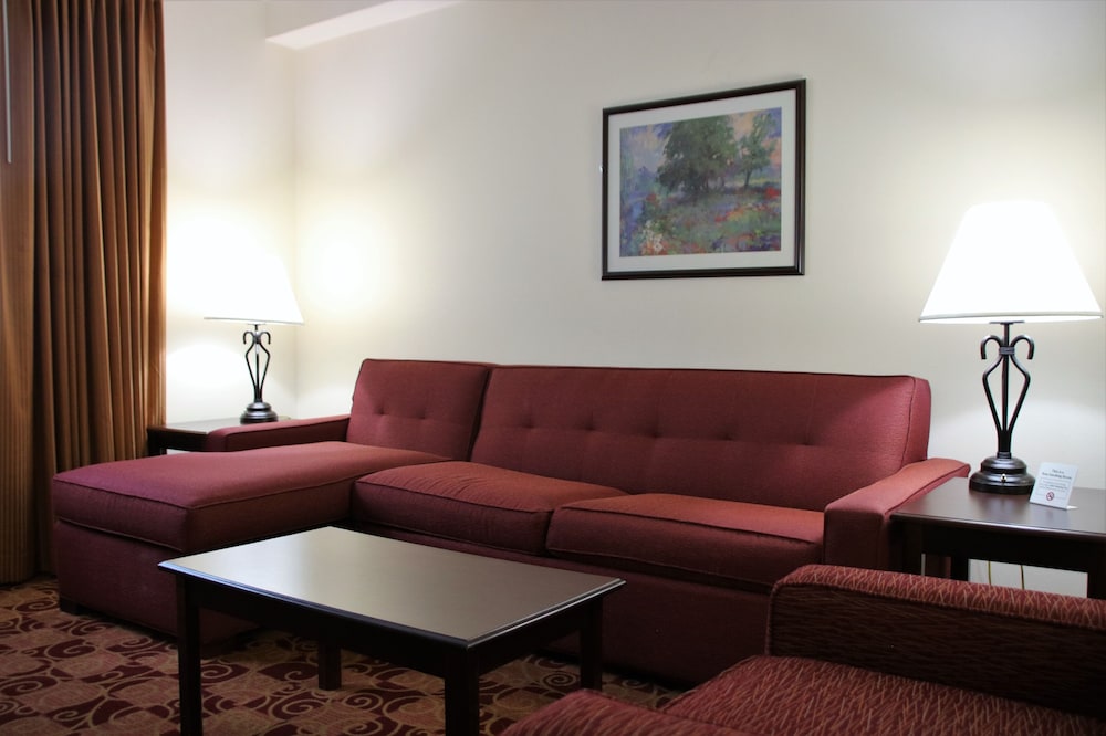 Hawthorn Suites By Wyndham Louisville East 12/25