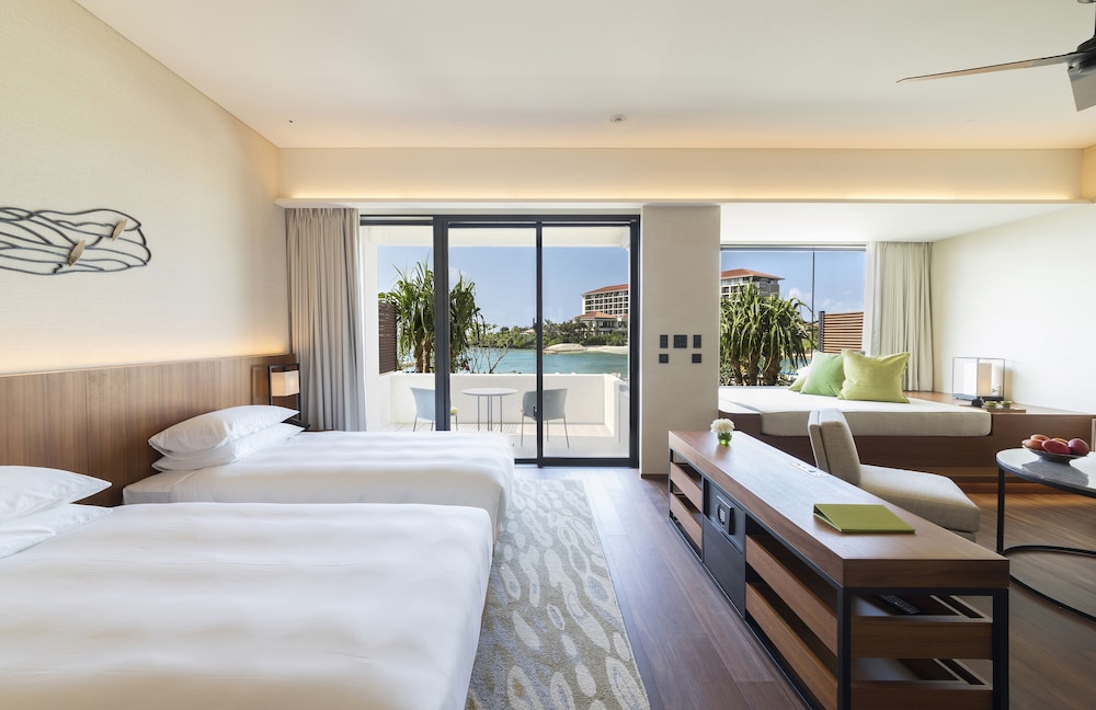Hyatt Regency Seragaki Island Okinawa 18/72