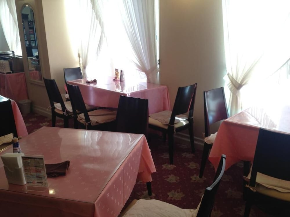 Creston Hotel 31/37