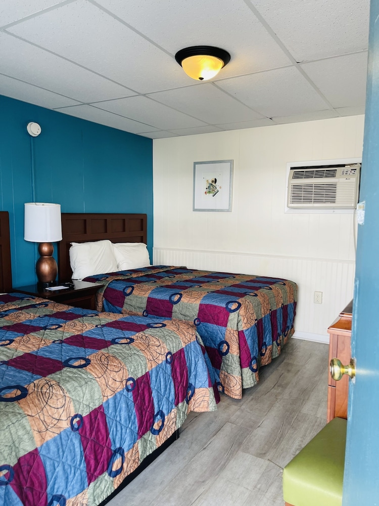 STANDARD, 2 DOUBLE BEDS