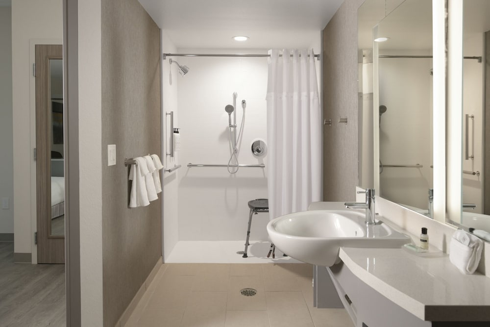 SpringHill Suites Lindale 26/29
