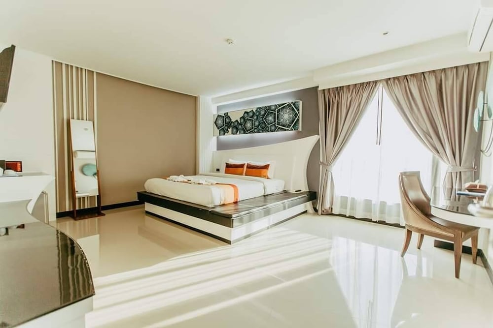 Mantra Varee Hotel 16/47