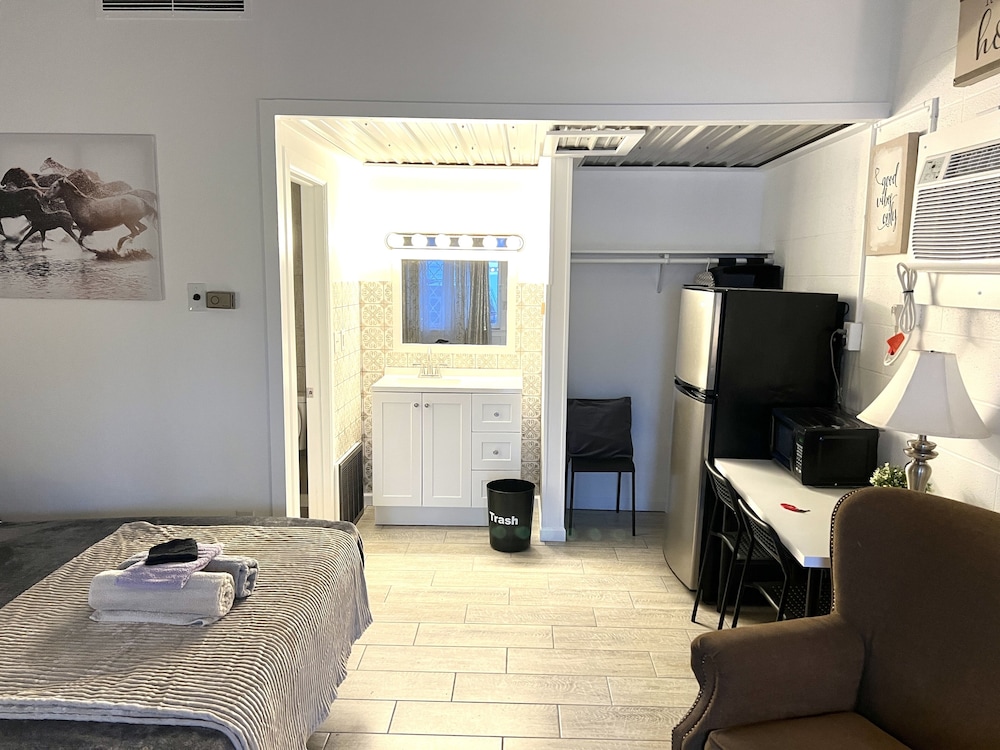 Sussex Motel 12/17