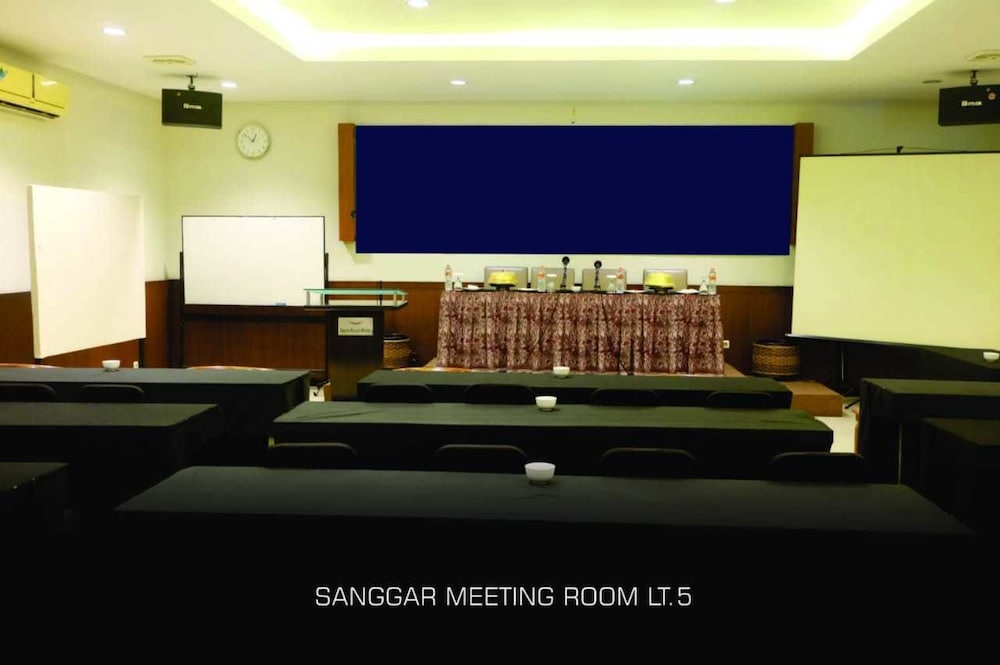 Grand Palace Hotel Makassar 16/18
