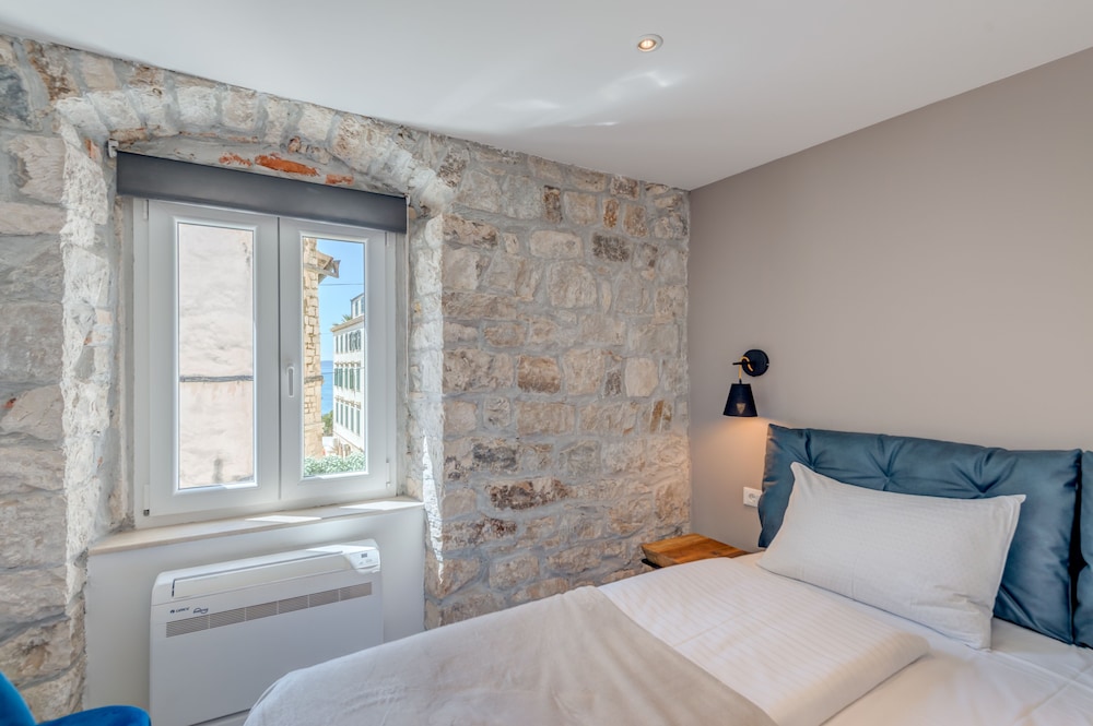 Split Palace Luxury Retreat 5/34