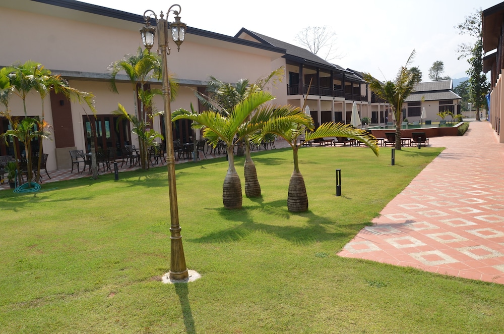 Saksiri Riverside Boutique Hotel 45/50