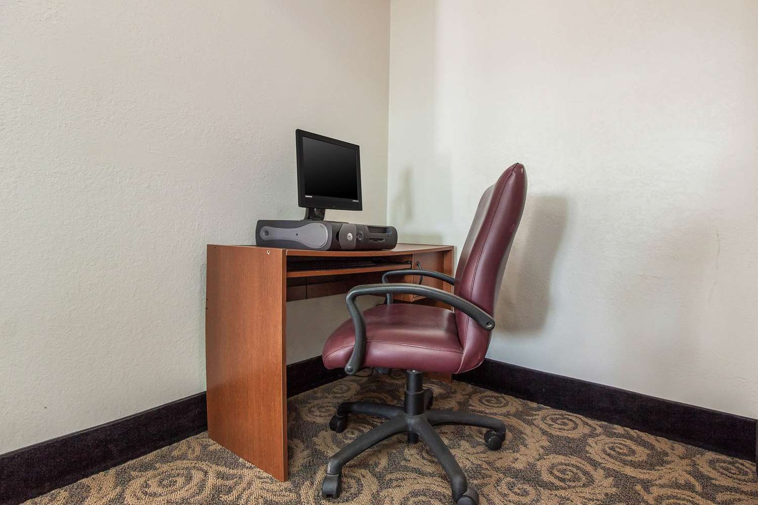 Econo Lodge Lexington, NE 36/44