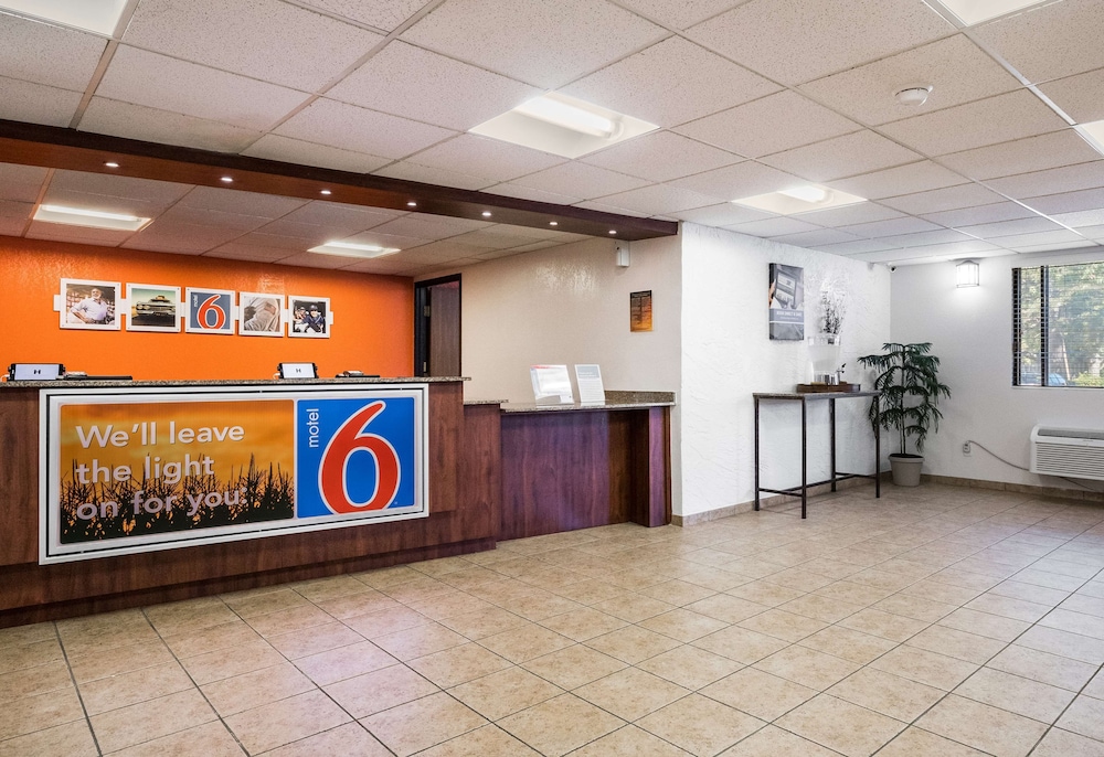Motel6 Prospect Heights, IL 9/39