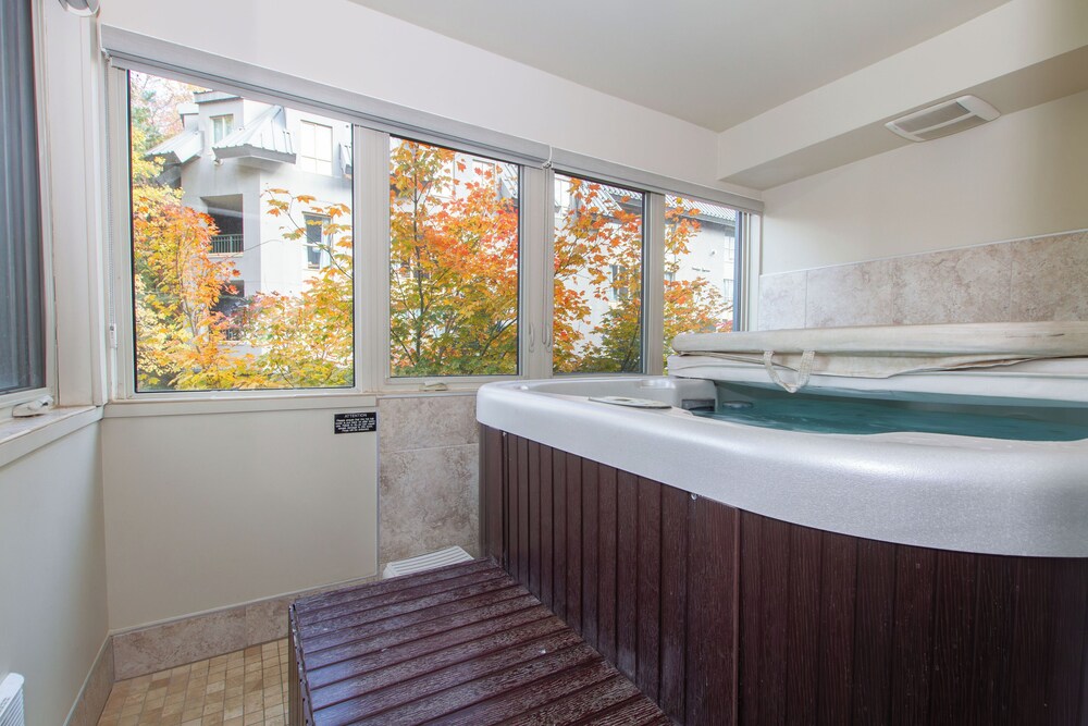 swimming pool spa