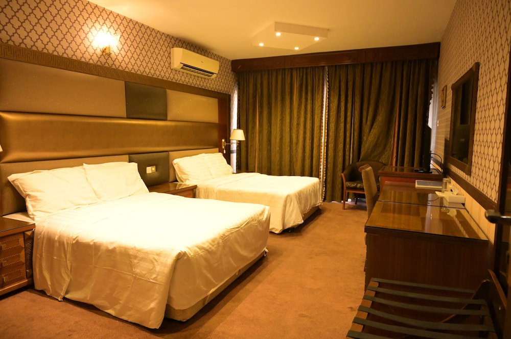 BASIC, DOUBLE OR TWIN BED