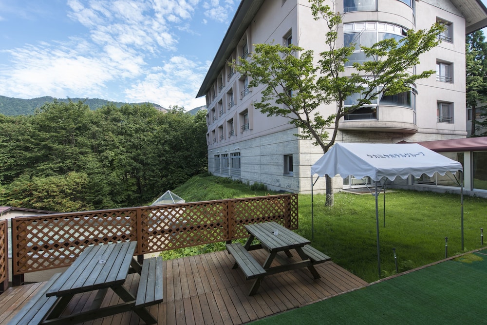 Hotel Lucent Takamiya 41/43