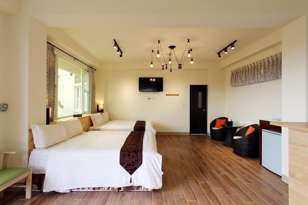 Cai Feng B&amp;B 7/37