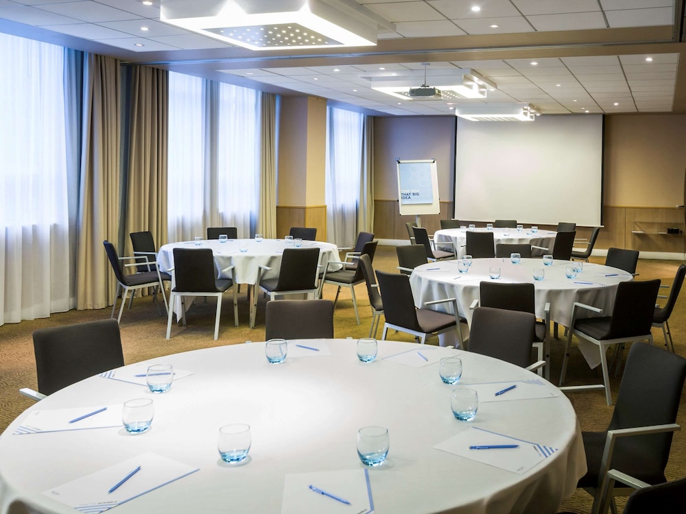 NOVOTEL READING CENTRE 72/80